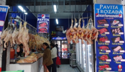 Surquillo Mercado No. 1 - chickens