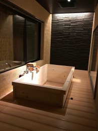 Private onsen bath which opens up to the outdoors